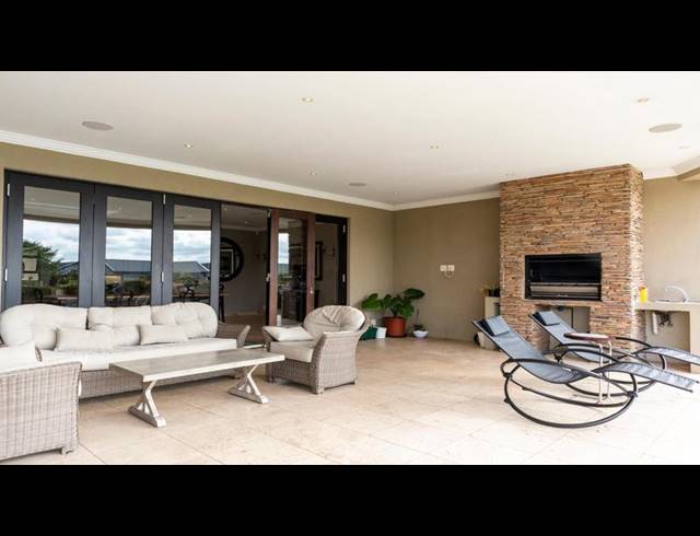 4 BEDROOM HOUSE FOR SALE IN COPPERLEAF ESTATE